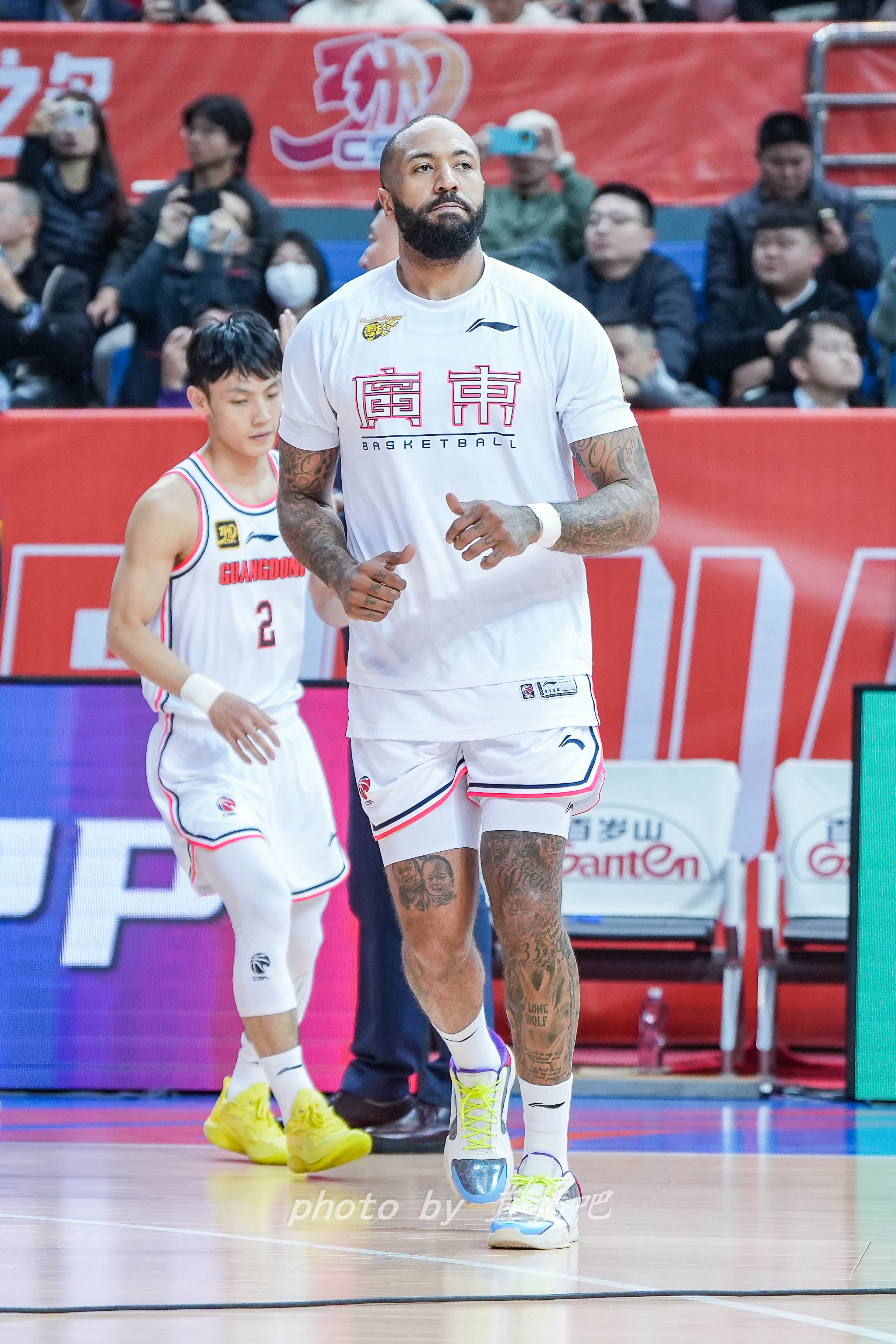  打得不錯(cuò)！36歲吉倫沃特原本的第三外援卻成廣東男籃的真大腿