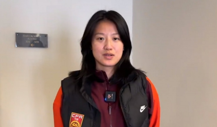  汪琳琳：范迪克是我的偶像和目標，希望變成他那樣全面的中后衛(wèi)