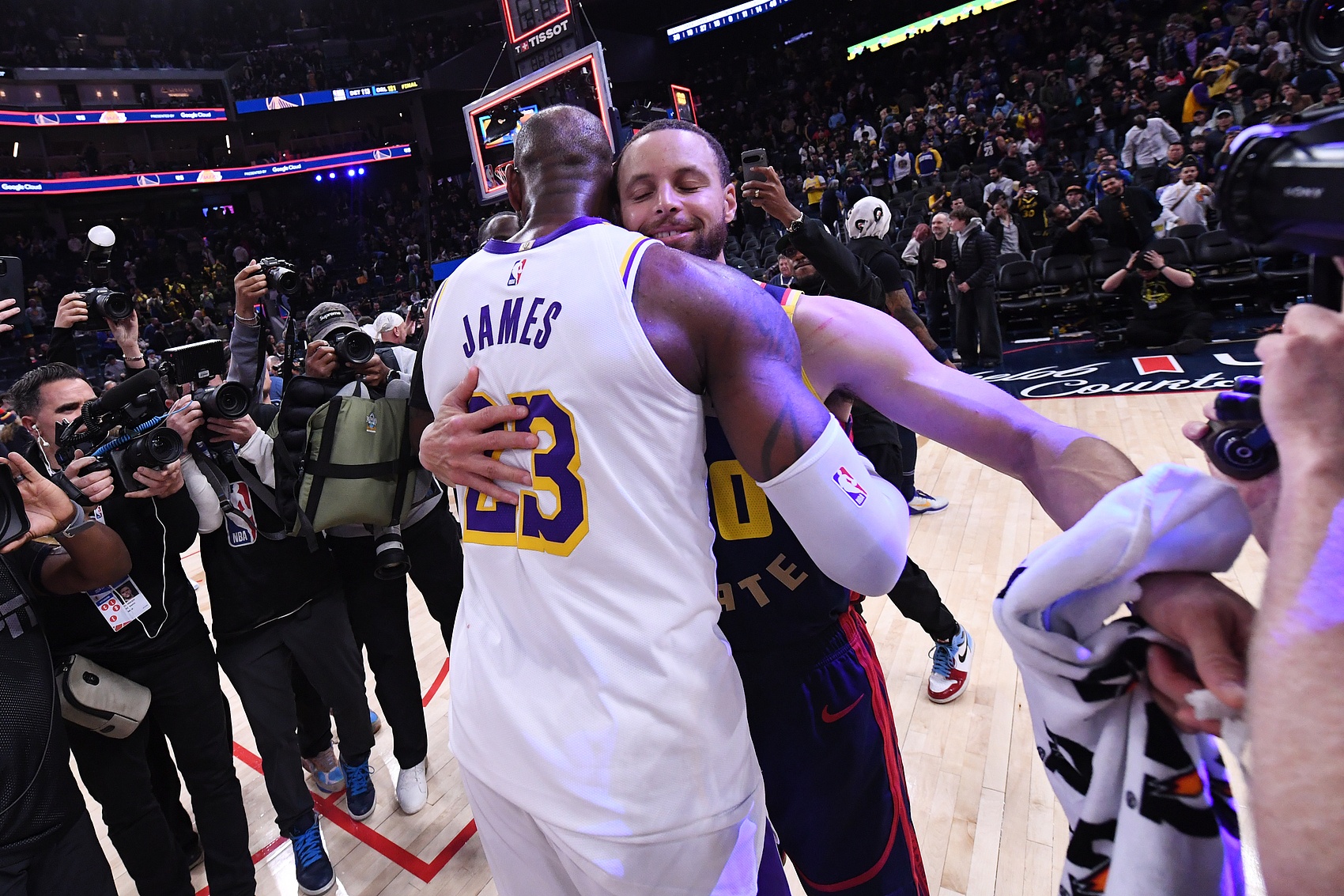  見證傳奇！詹姆斯庫里年滿36歲且同場均砍下35+ NBA歷史首對！